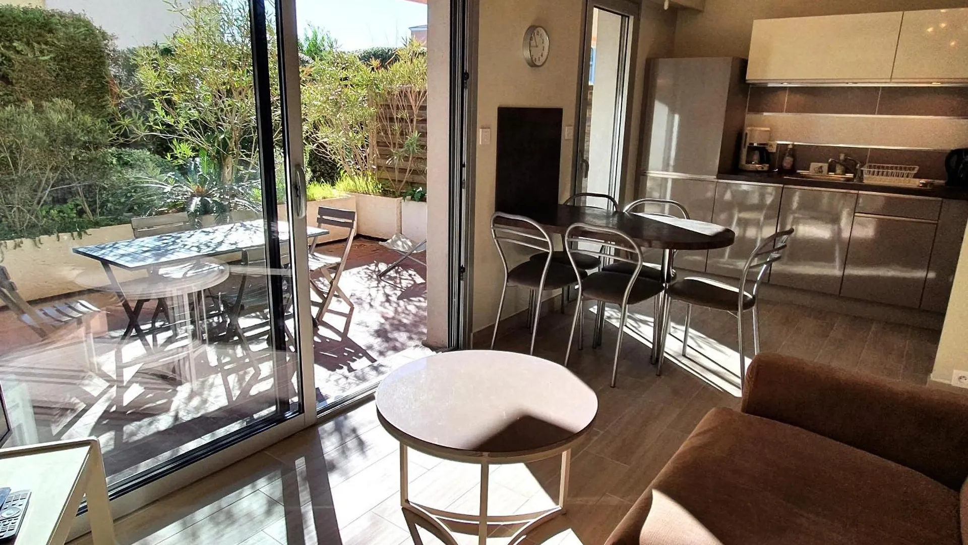 Apartment Studio Avec Coin-Nuit, Terrasse Et Parking, Centre Sainte-Maxime, Proche Plages - 4 Pers. - Fr-1-780-61