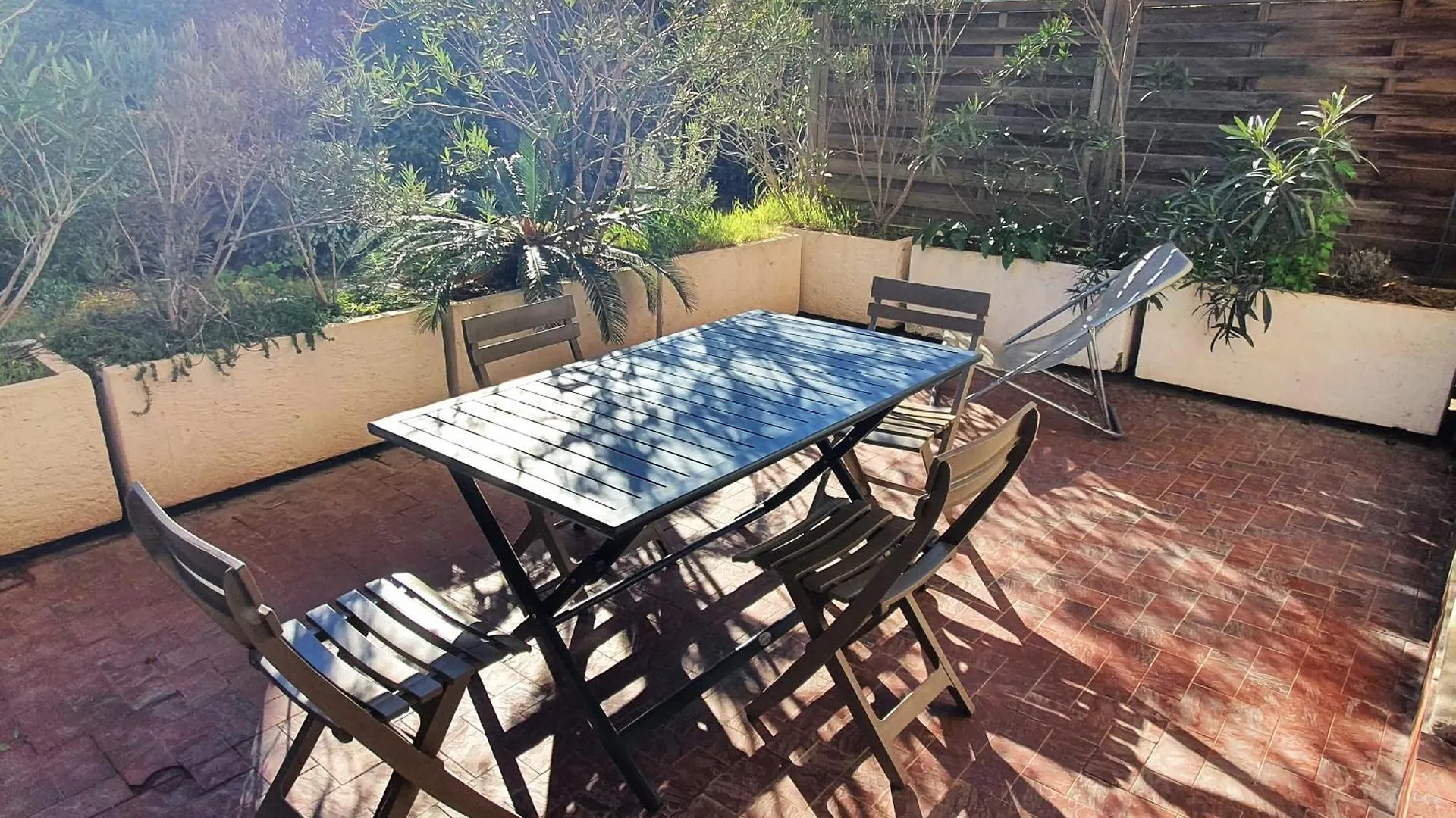 Studio Avec Coin-Nuit, Terrasse Et Parking, Centre Sainte-Maxime, Proche Plages - 4 Pers. - Fr-1-780-61 0*, סן-מקסים צרפת