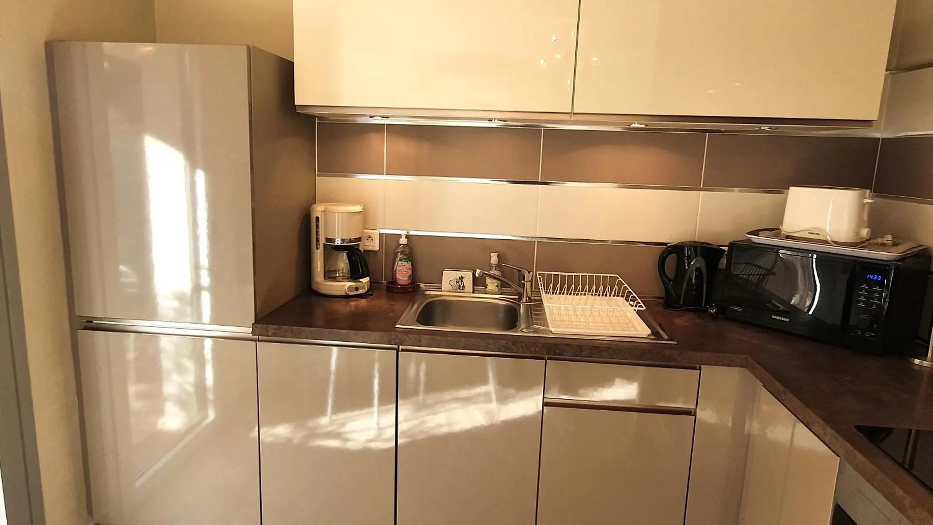 Studio Avec Coin-Nuit, Terrasse Et Parking, Centre Sainte-Maxime, Proche Plages - 4 Pers. - Fr-1-780-61 דירה