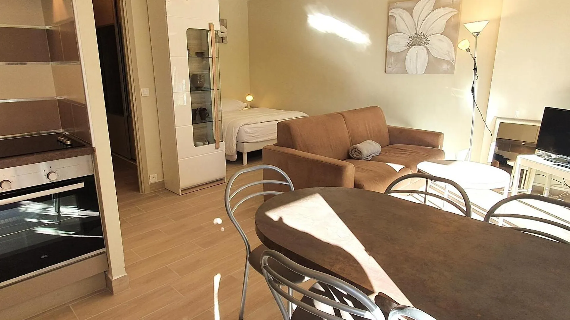 Studio Avec Coin-Nuit, Terrasse Et Parking, Centre Sainte-Maxime, Proche Plages - 4 Pers. - Fr-1-780-61 צרפת